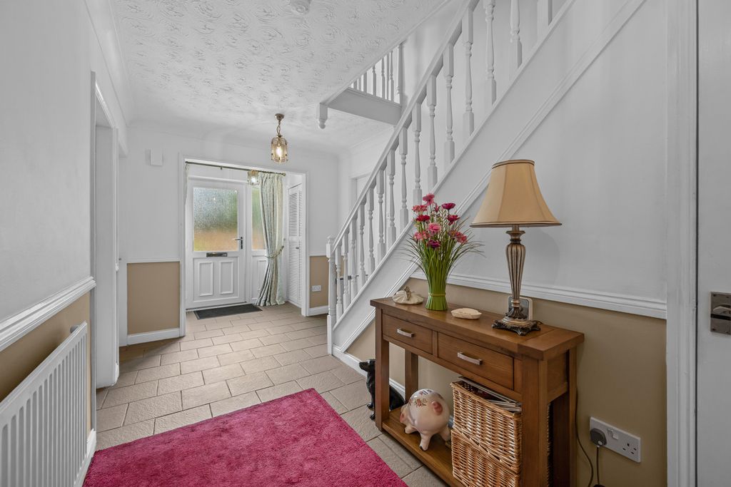 Property photo 2 of 38