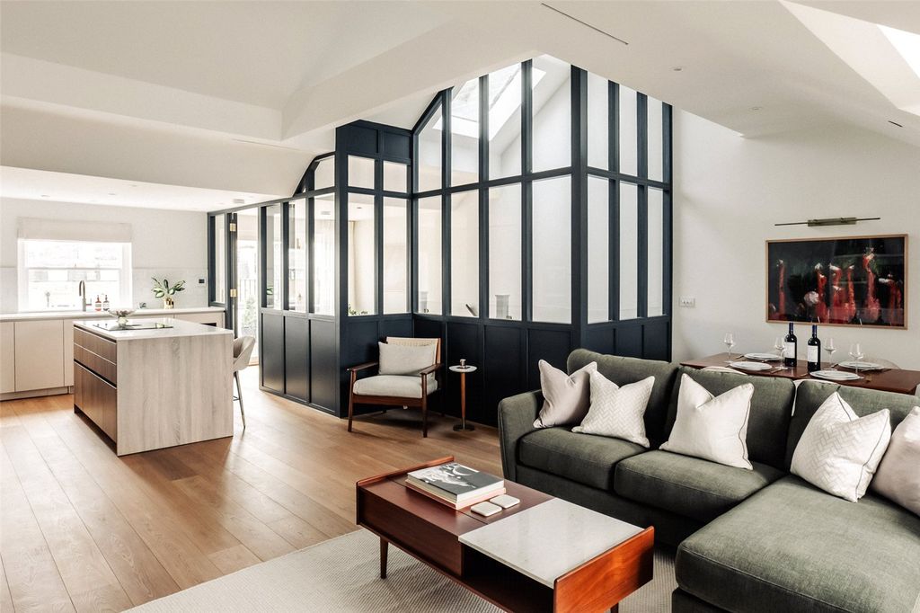 Property photo 1 of 11 Reception