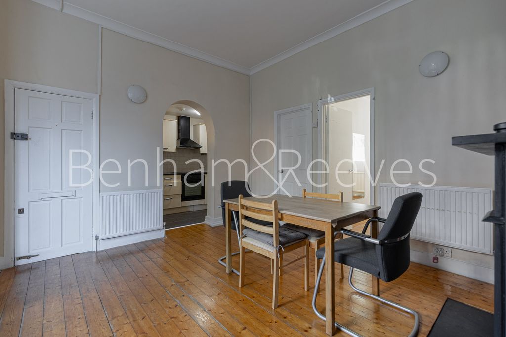 Property photo 3 of 21