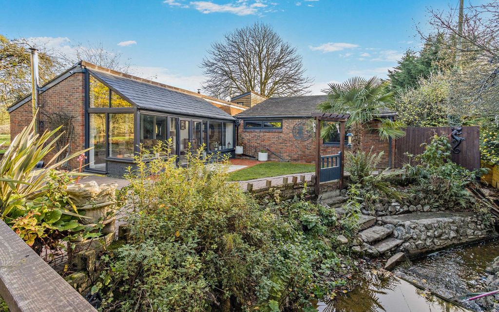 Property photo 1 of 23 Back