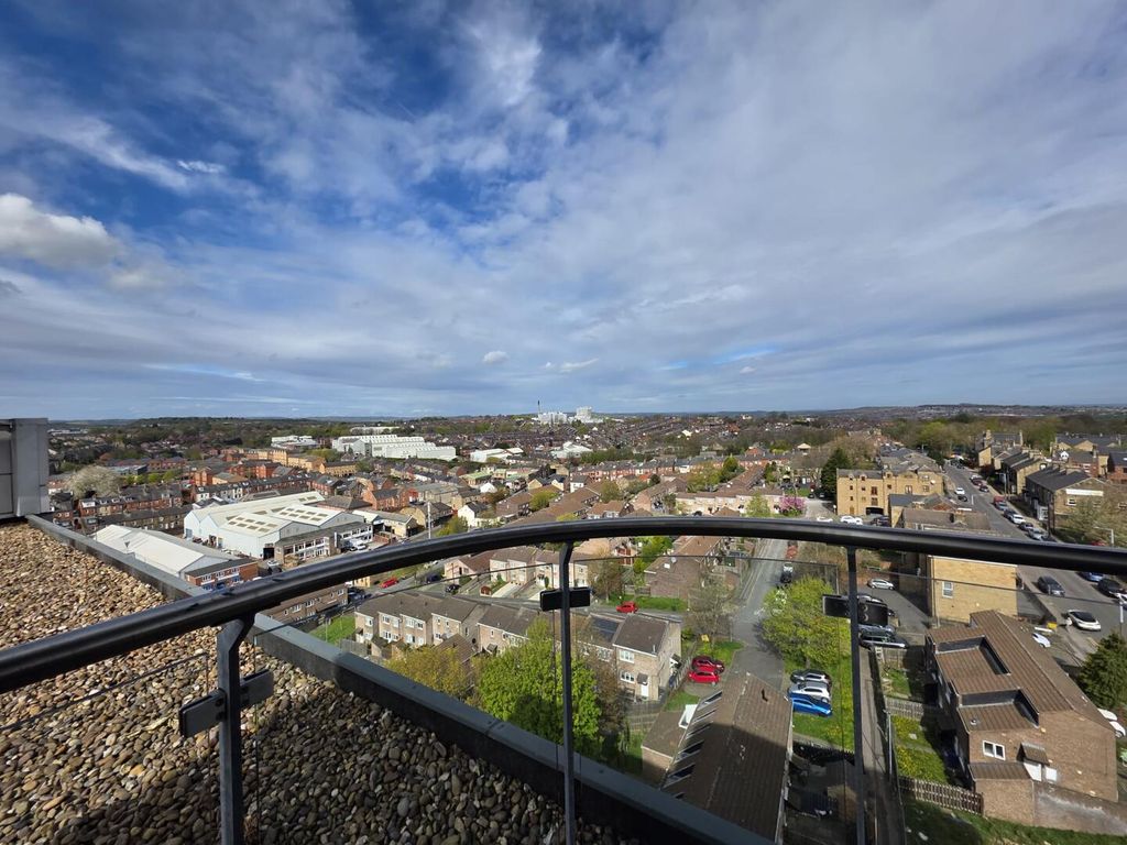 Property photo 2 of 16 Balcony