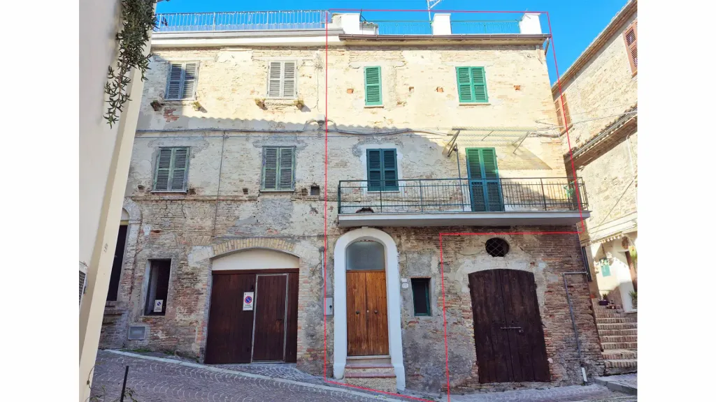 Property photo 2 of 20