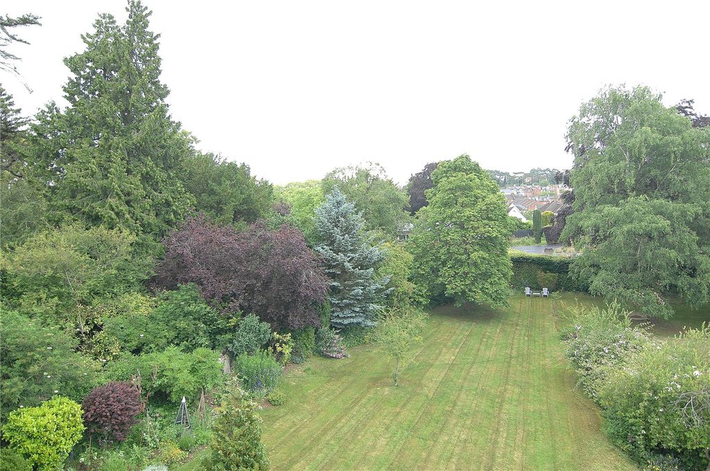 Property photo 2 of 13 Picture No. 15