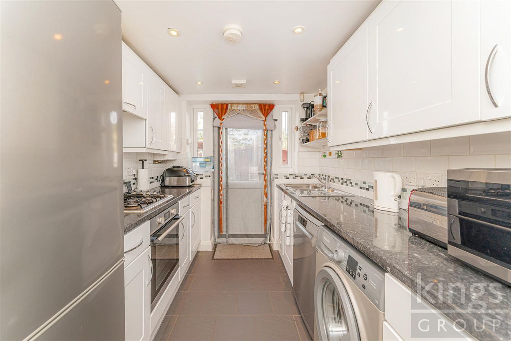 Property photo 3 of 19