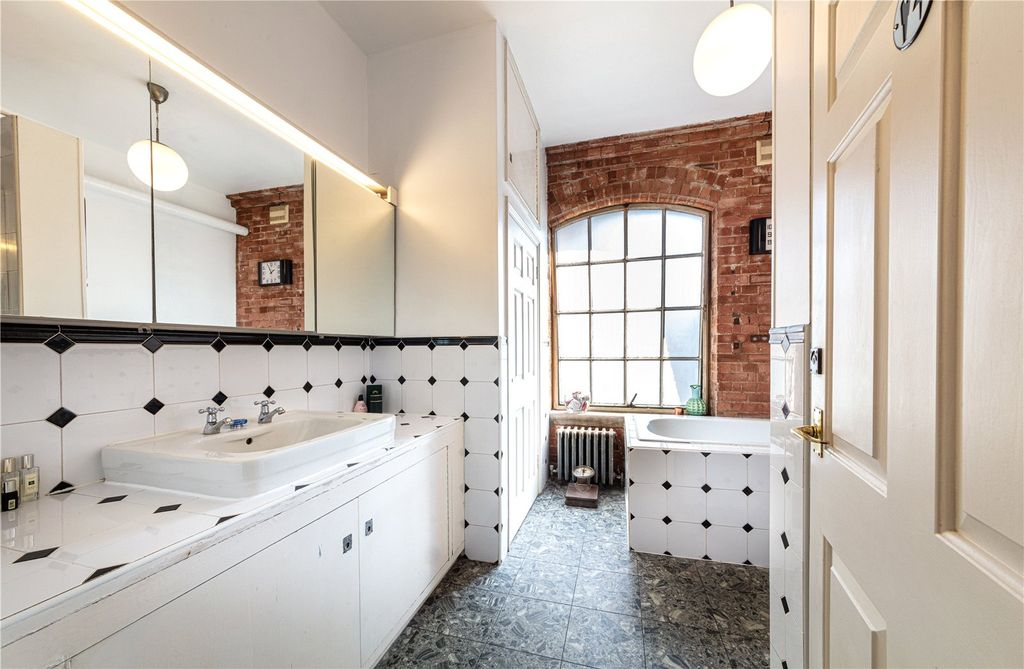 Property photo 3 of 38 Bathroom