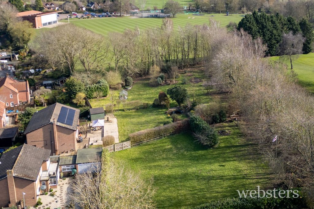 Property photo 3 of 26