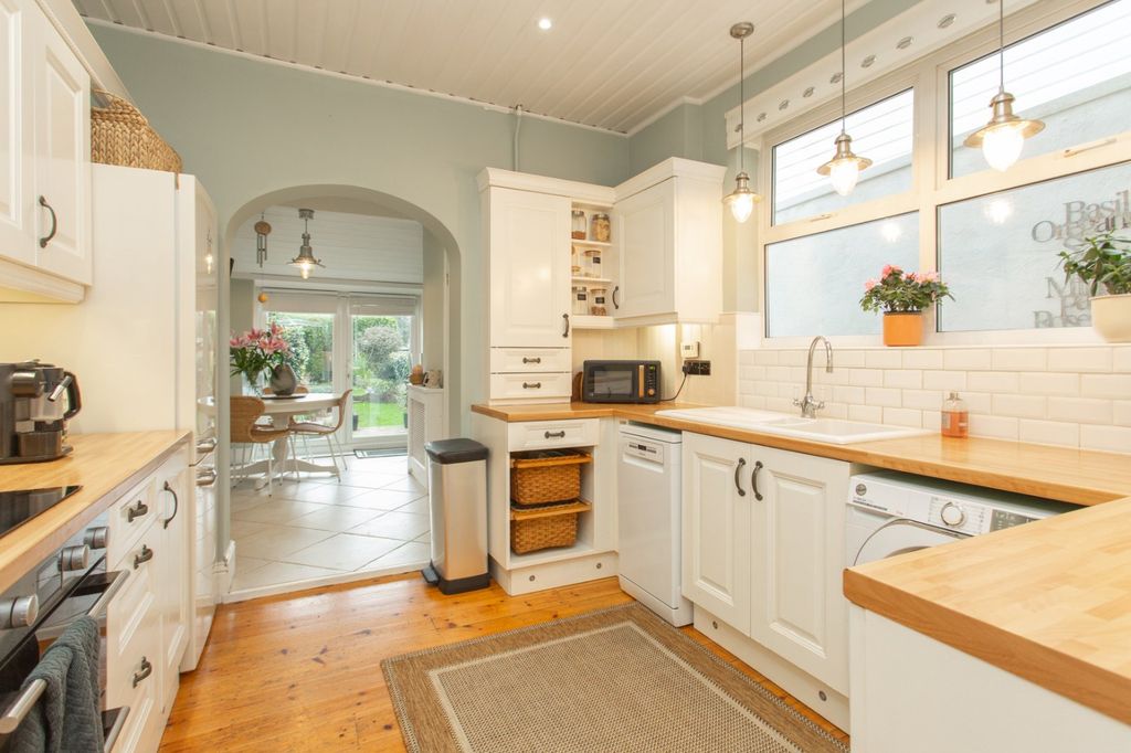 Property photo 2 of 19 Picture 2