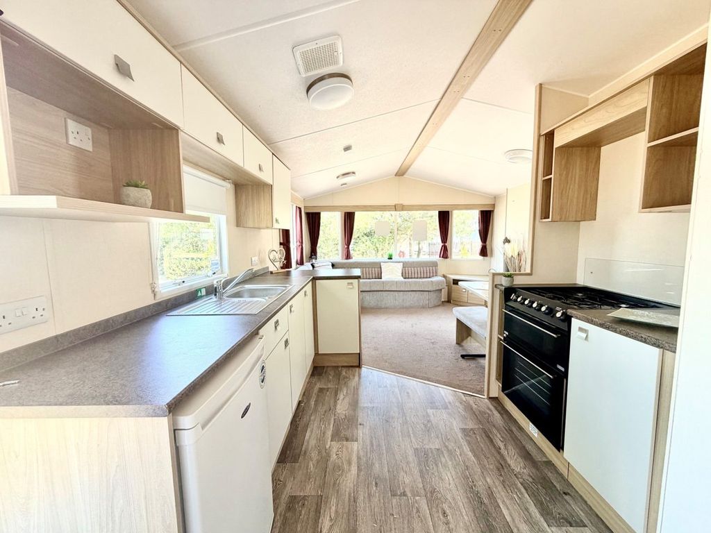 Property photo 3 of 7 Atlas Everglade 2015 Car0064831 144759904.Jpeg