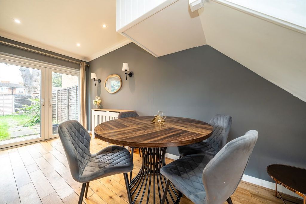 Property photo 3 of 7