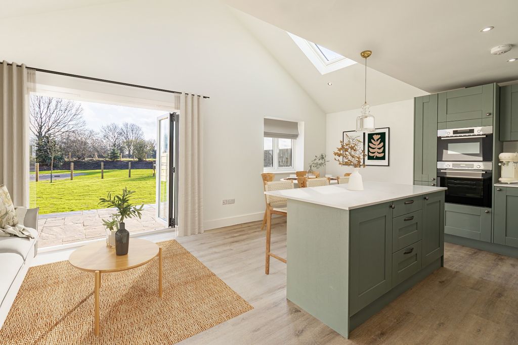 Property photo 2 of 23 3987792