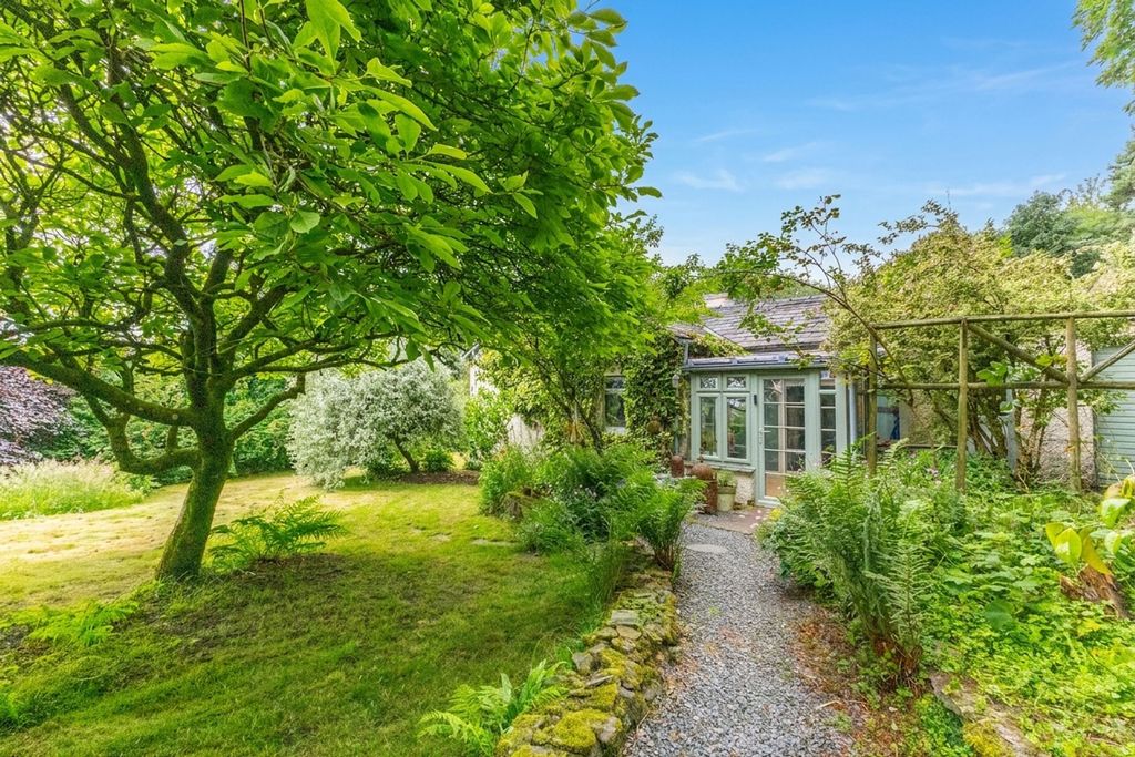 Property photo 1 of 36