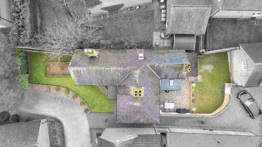 Property photo 2 of 35