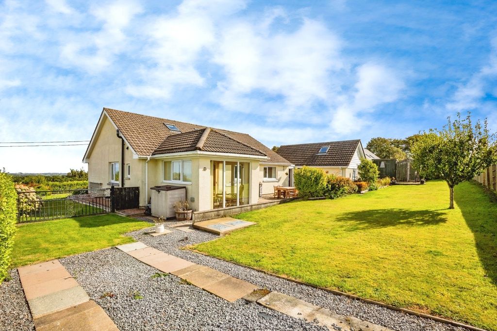 Property photo 3 of 30 Photo