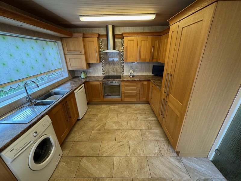 Property photo 3 of 33 Dining Kitchen