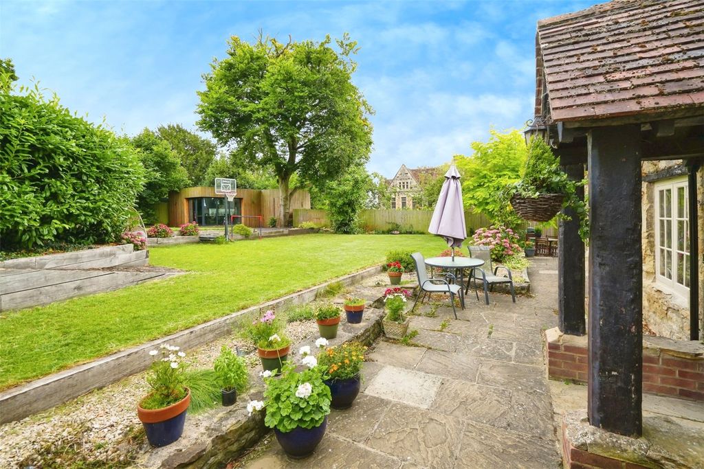 Property photo 1 of 19 Picture No. 06