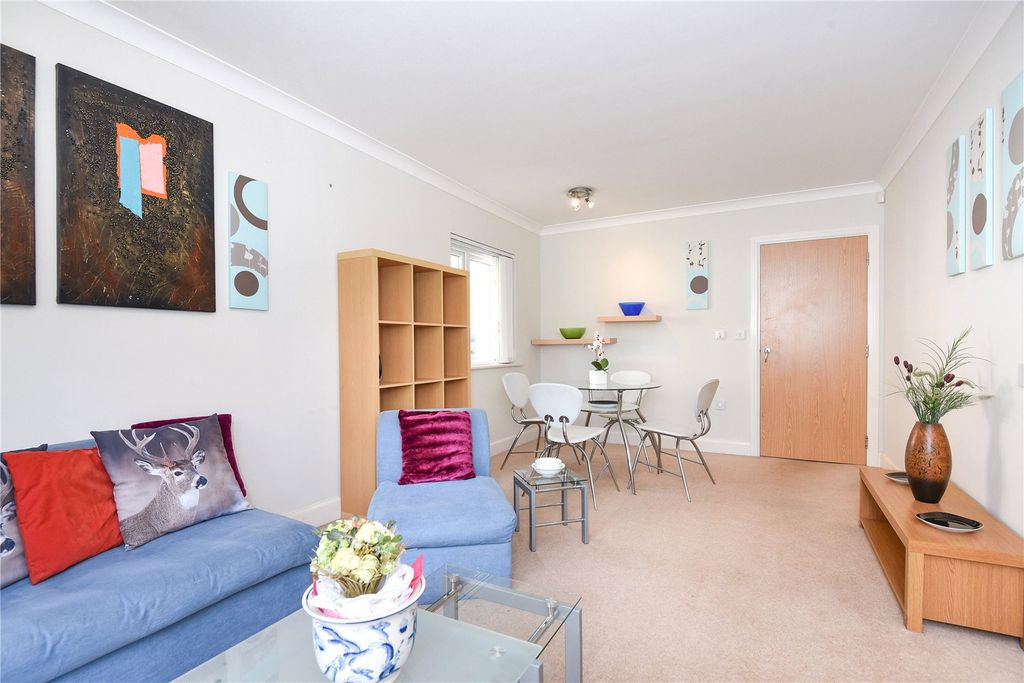 Property photo 3 of 10 Sitting Room