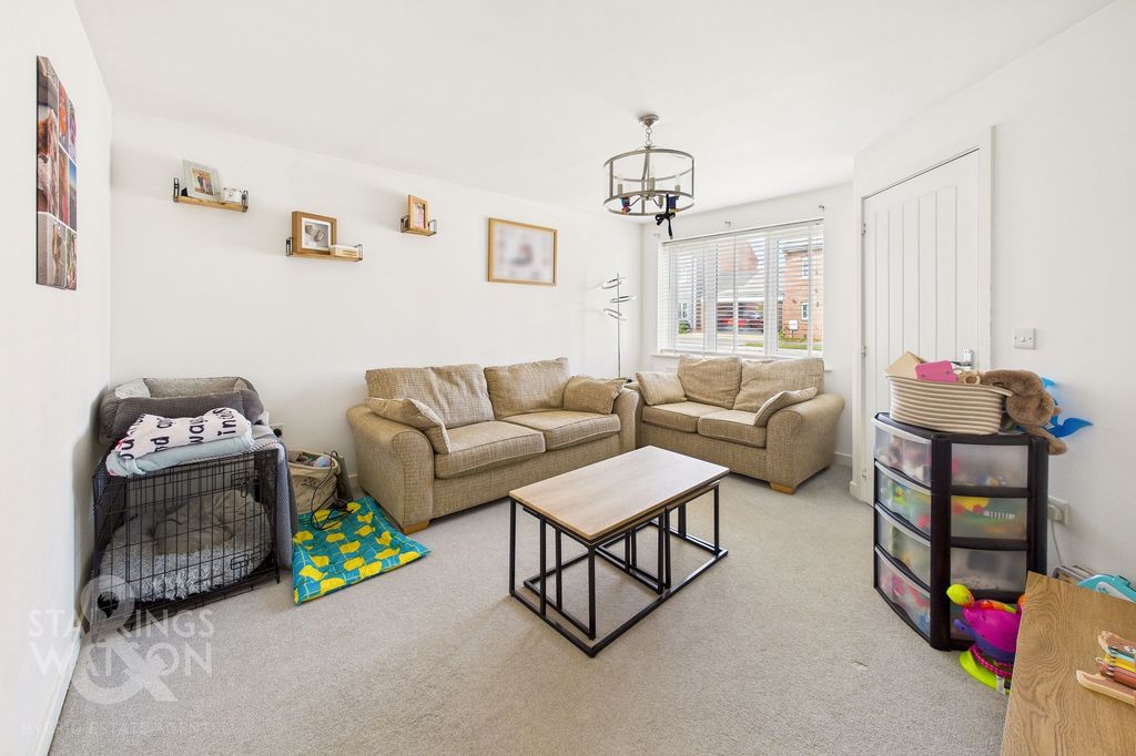 Property photo 2 of 17