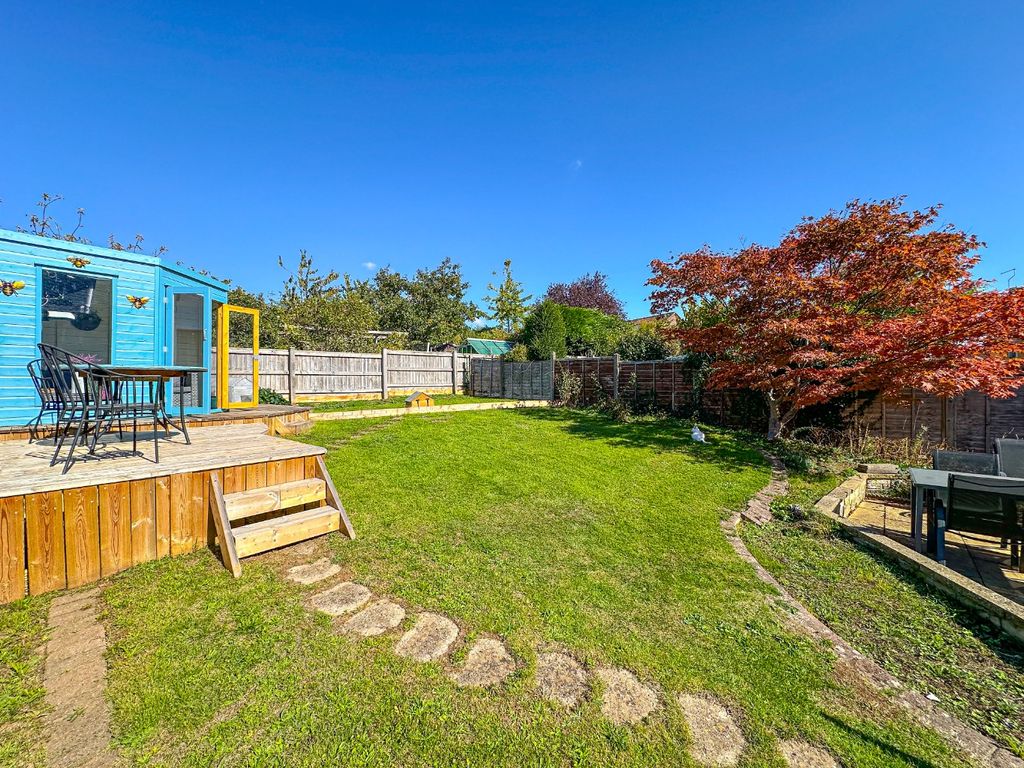 Property photo 2 of 17 4474184