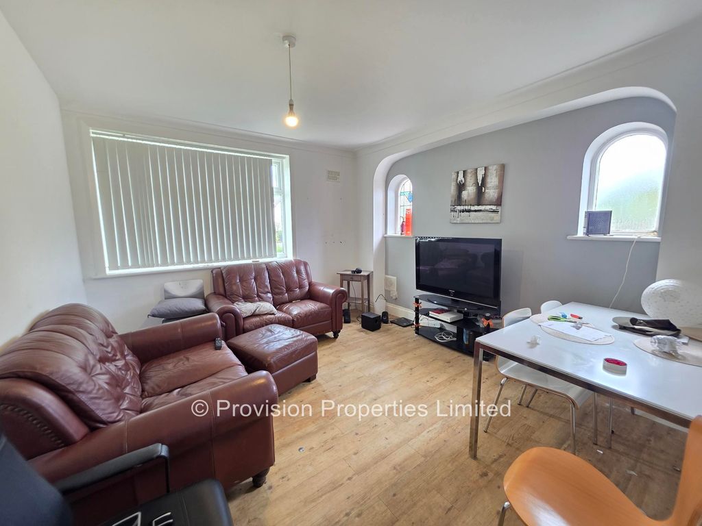 Property photo 1 of 7 Photo