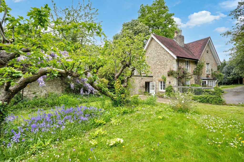 Property photo 1 of 43