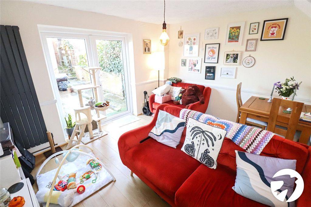 Property photo 3 of 18 Picture No. 12