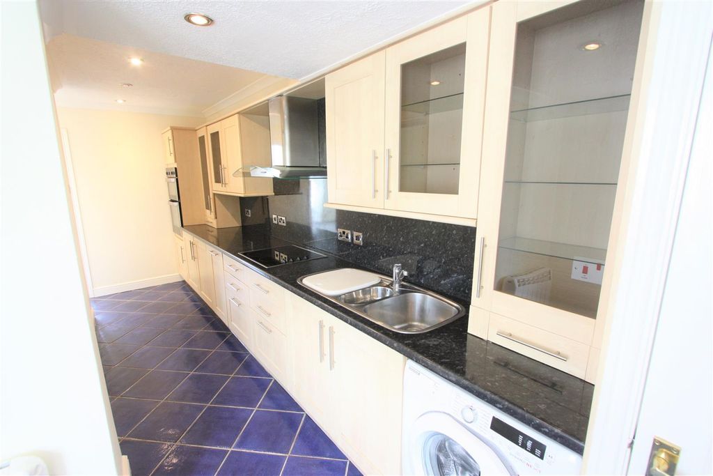 Property photo 3 of 7 57A Church Street Kitchen