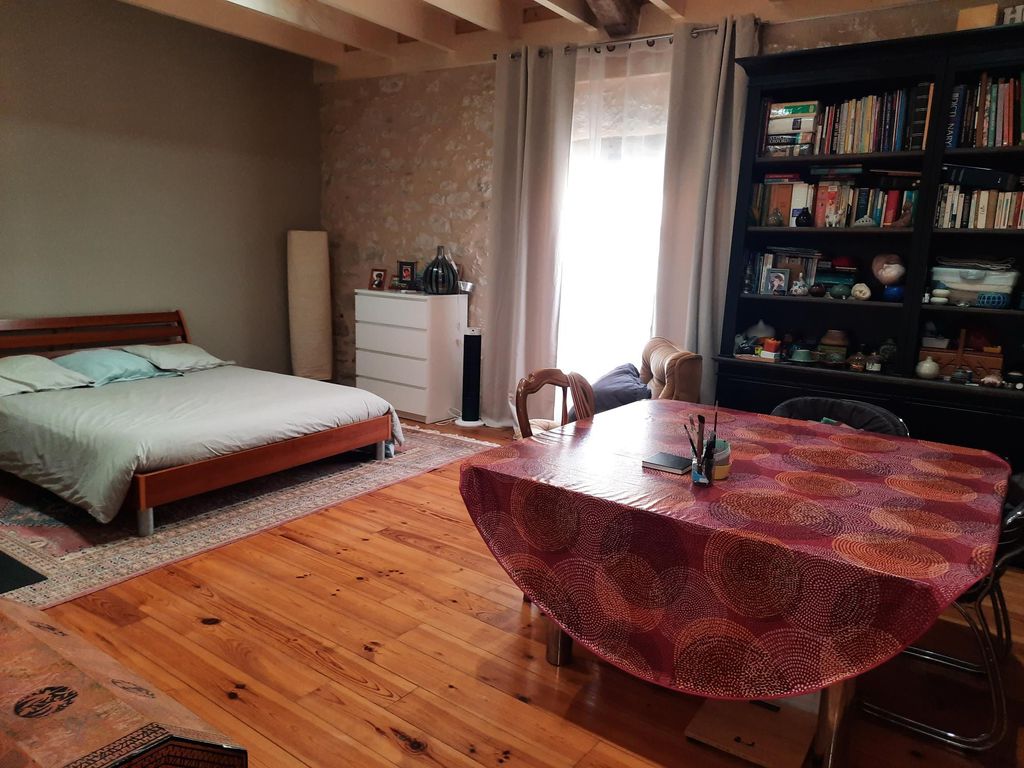 Property photo 3 of 24