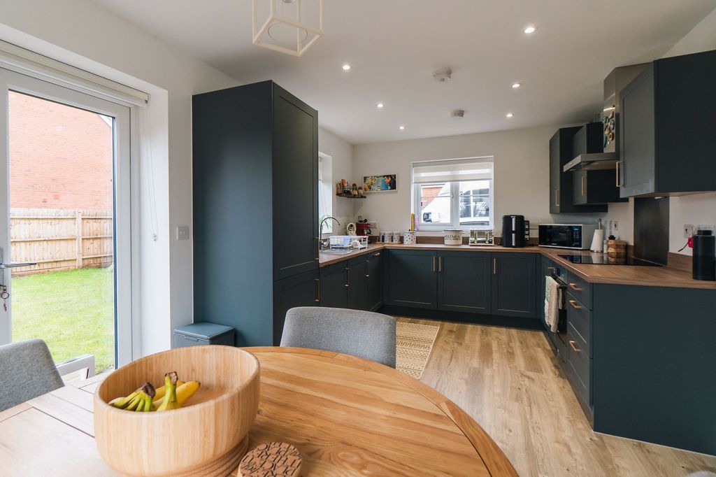 Property photo 3 of 22