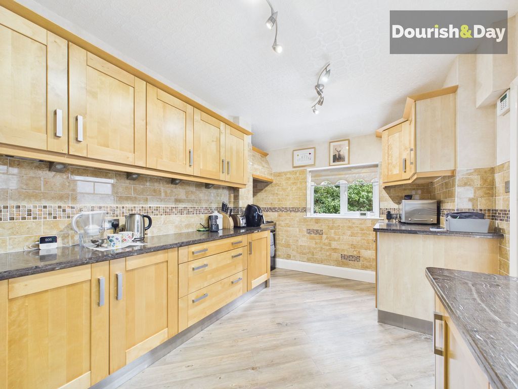 Property photo 3 of 35