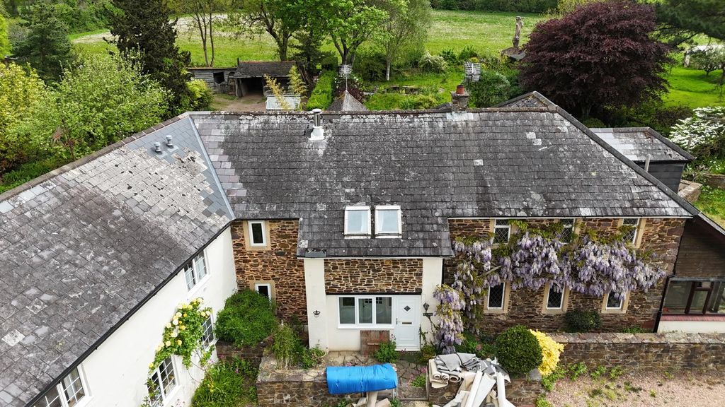 Property photo 2 of 29