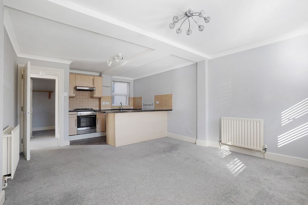 Property photo 3 of 8 3354808