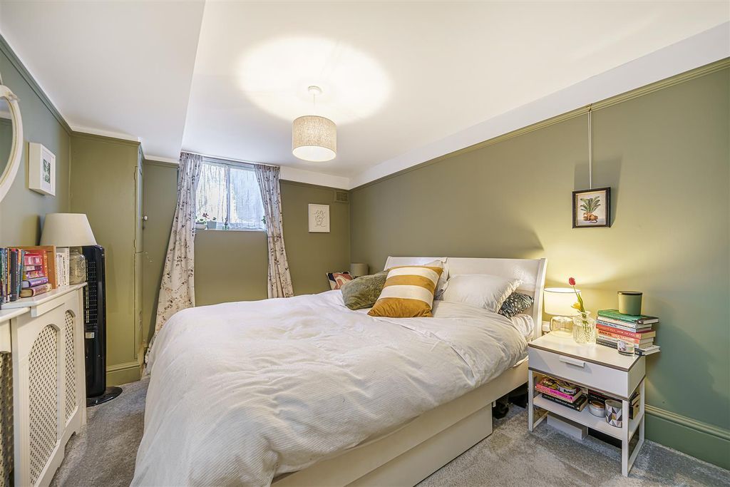 Property photo 2 of 9 High Street-5.Jpg