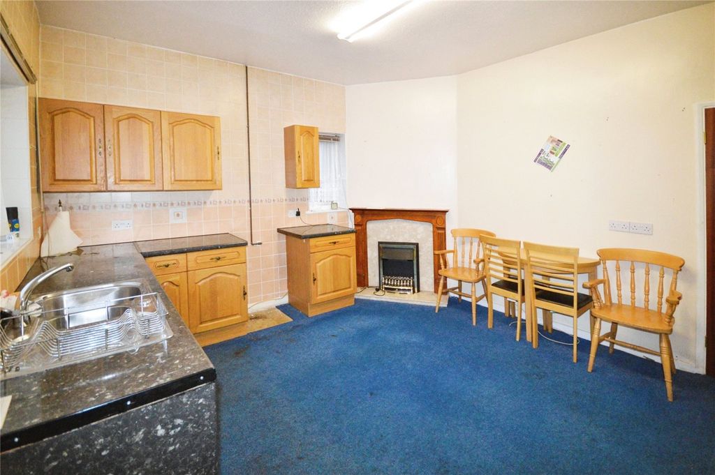 Property photo 3 of 11 Kitchen/Dining Room