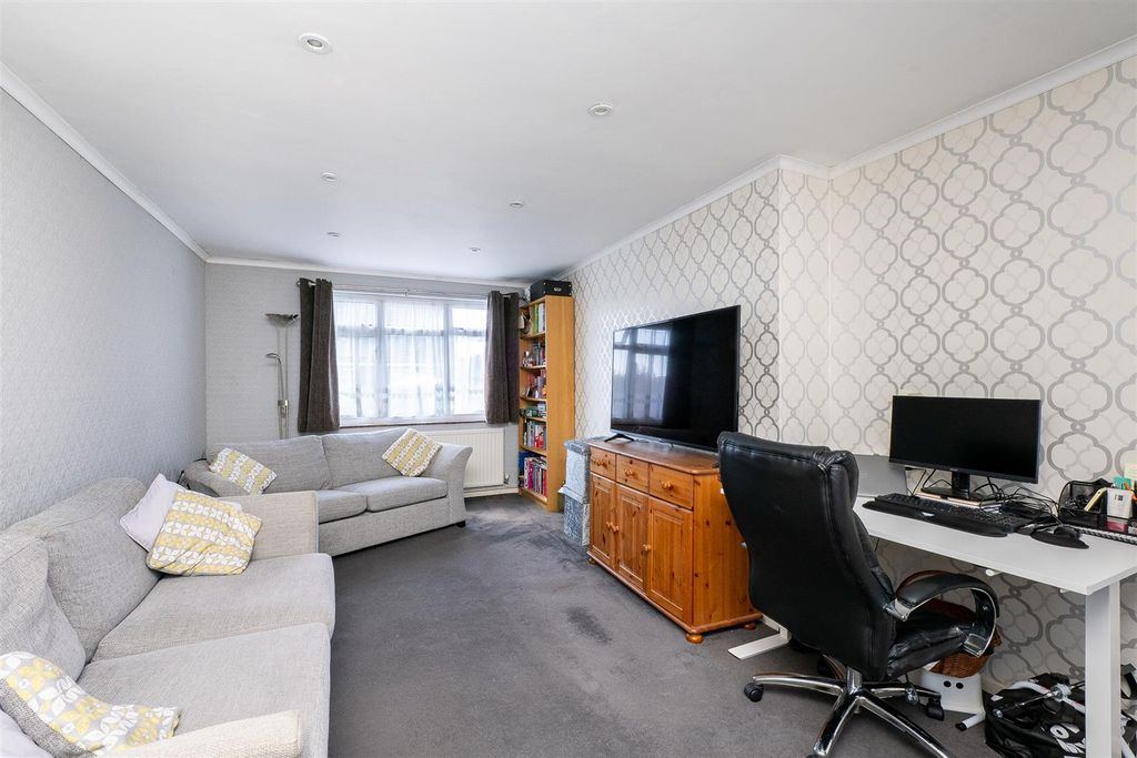 Property photo 3 of 10 Sg-006.Jpg