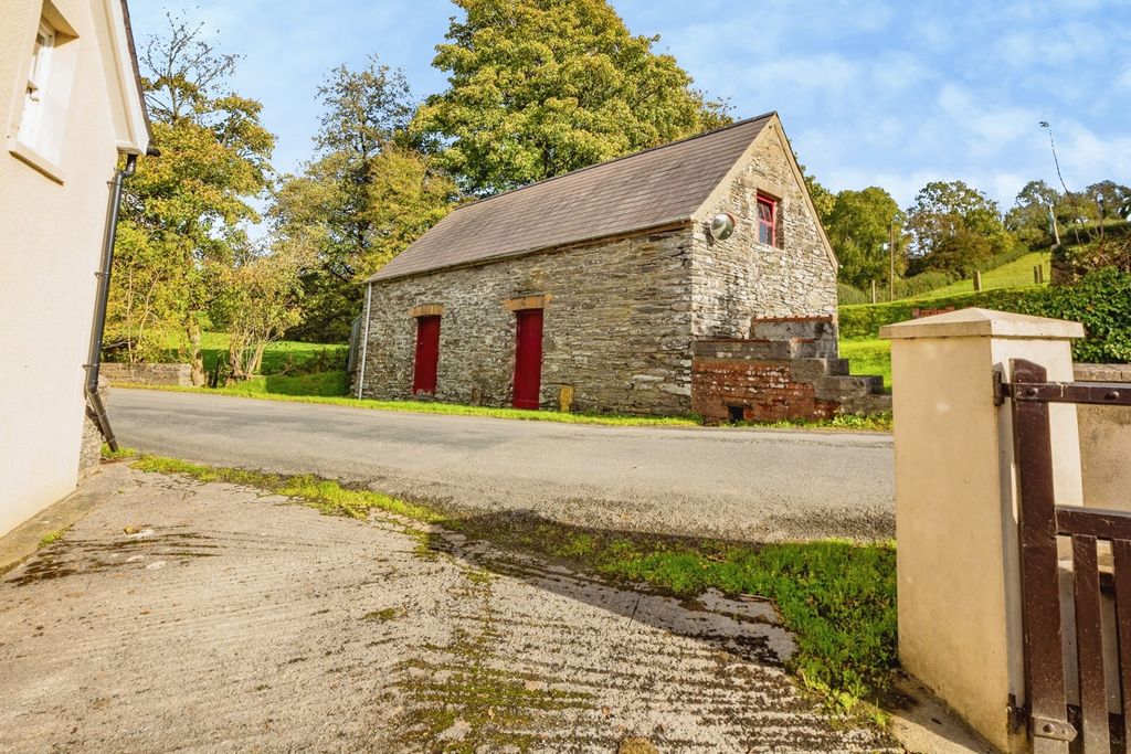 Property photo 3 of 35 Pbox-Img.Jpg