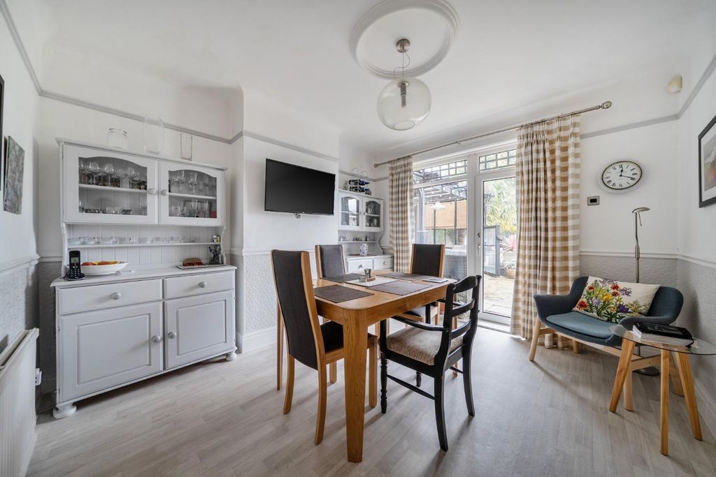 Property photo 3 of 21 1395709-10-695Fb774c03d8.Jpg