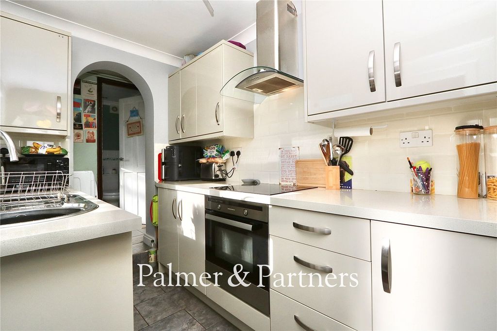 Property photo 3 of 18 Picture No. 01