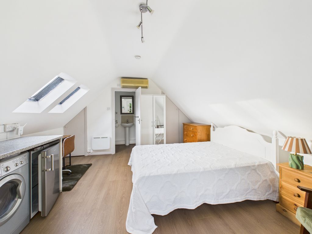 Property photo 2 of 5 Shot 1