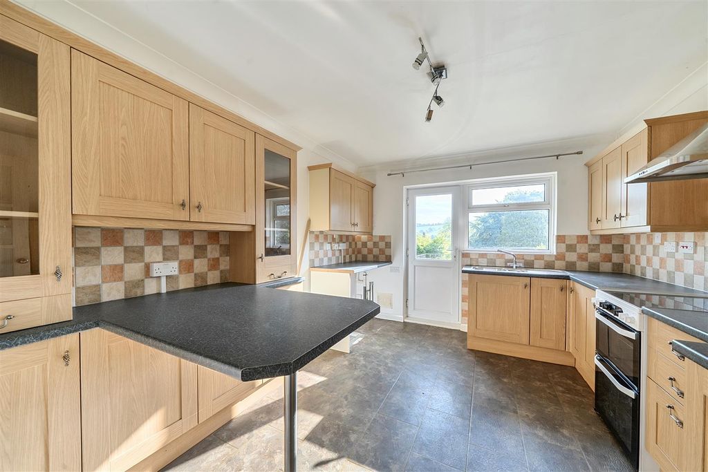 Property photo 3 of 15 Kitchen