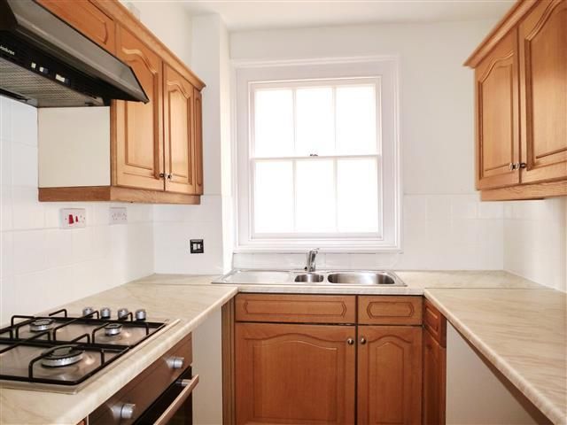 Property photo 2 of 6 Kitchen