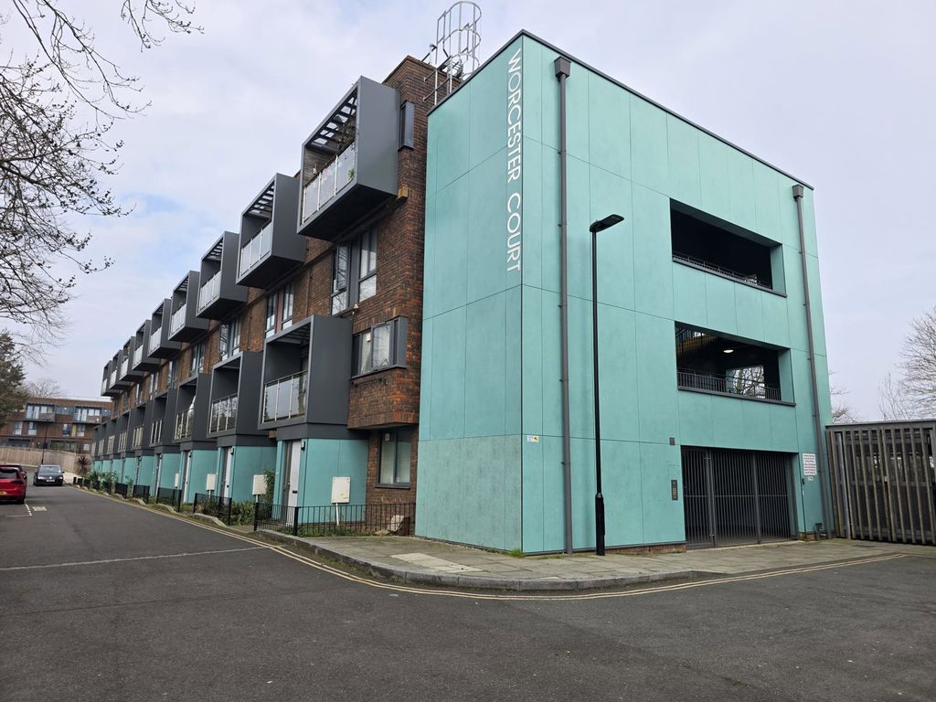 Property photo 1 of 18