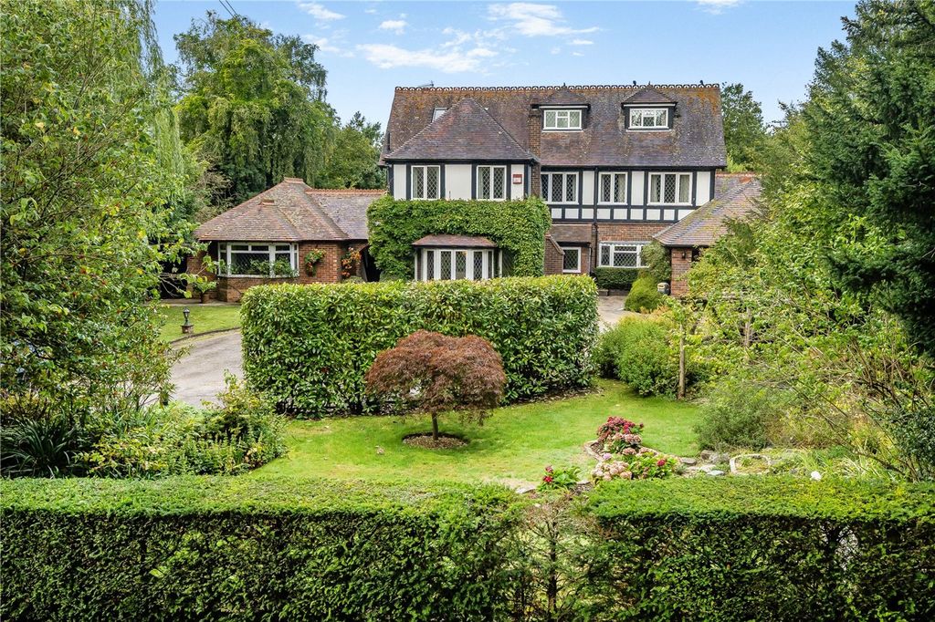 Property photo 3 of 27 Front Aspect