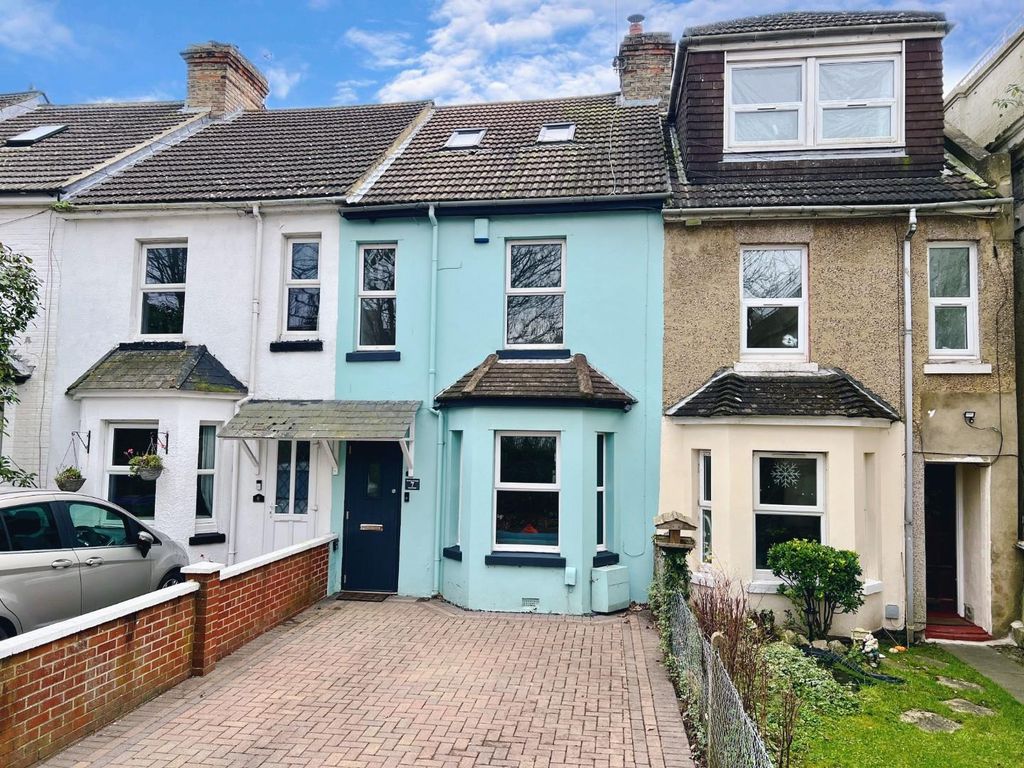 Property photo 1 of 17