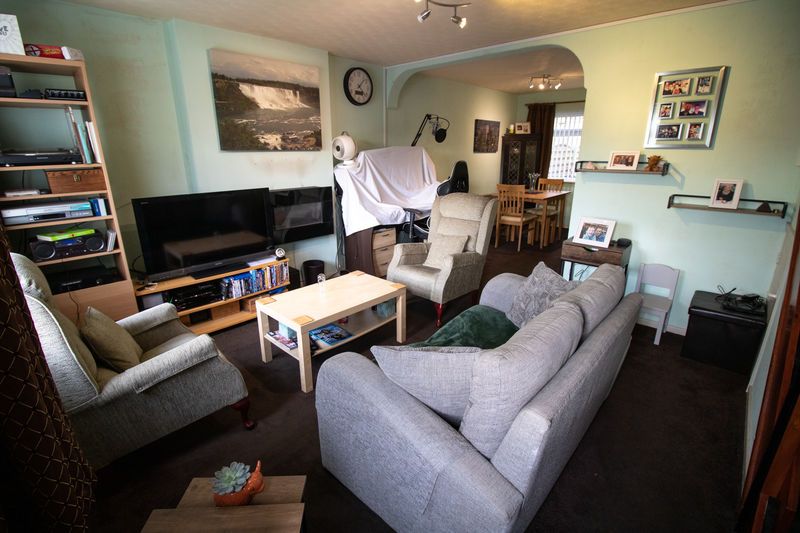 Property photo 2 of 14 Lounge