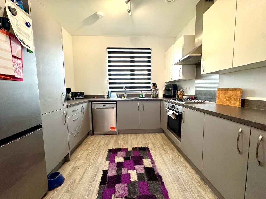 Property photo 2 of 20 Kitchen