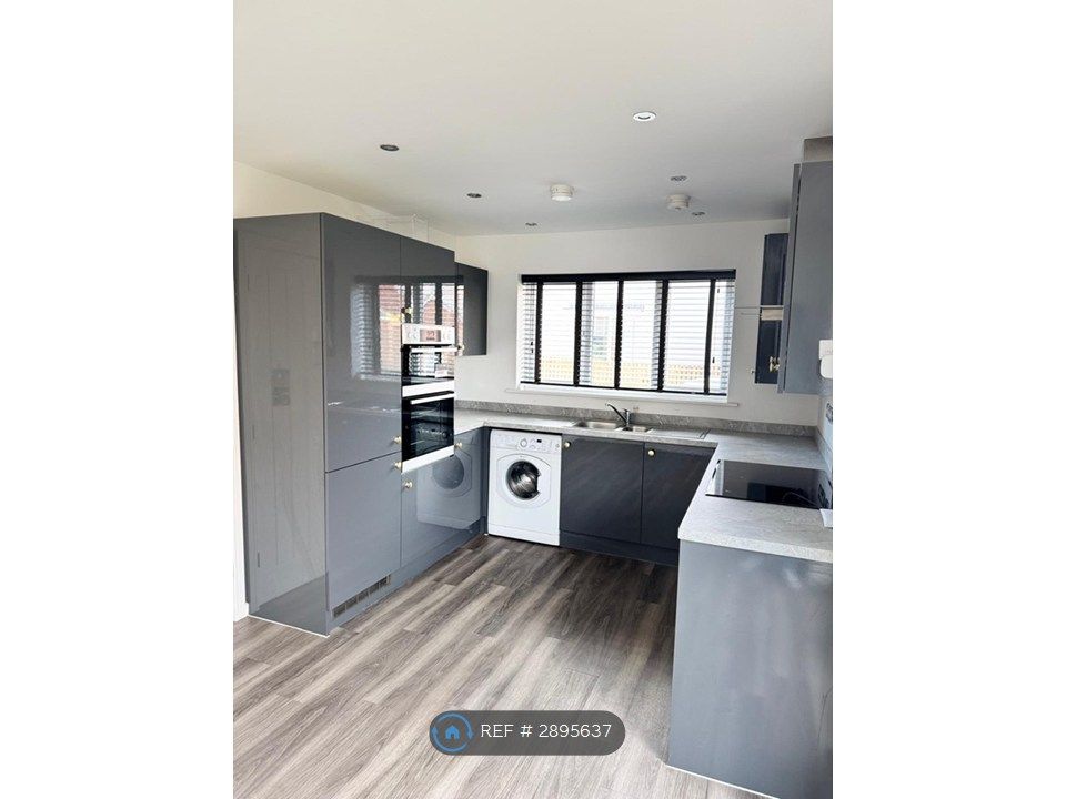 Property photo 2 of 19 Contemporary Kitchen