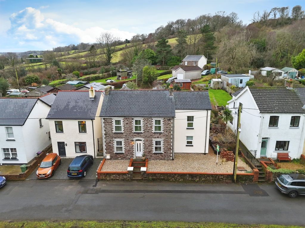 Property photo 2 of 34