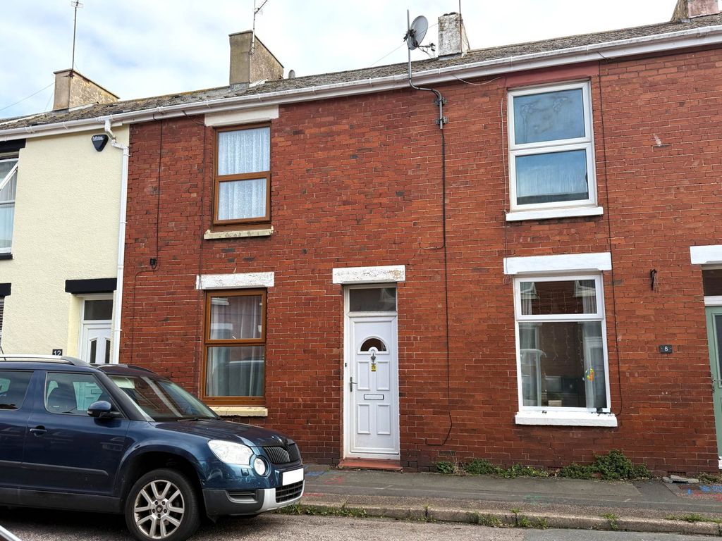 Property photo 1 of 11