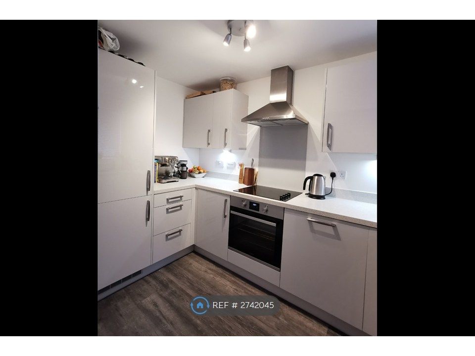 Property photo 3 of 7 Kitchen