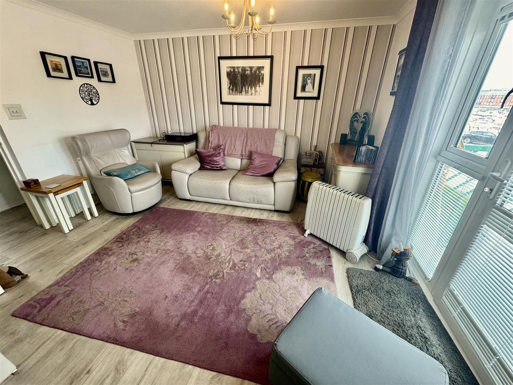 Property photo 2 of 11 Lounge 3.Jpg